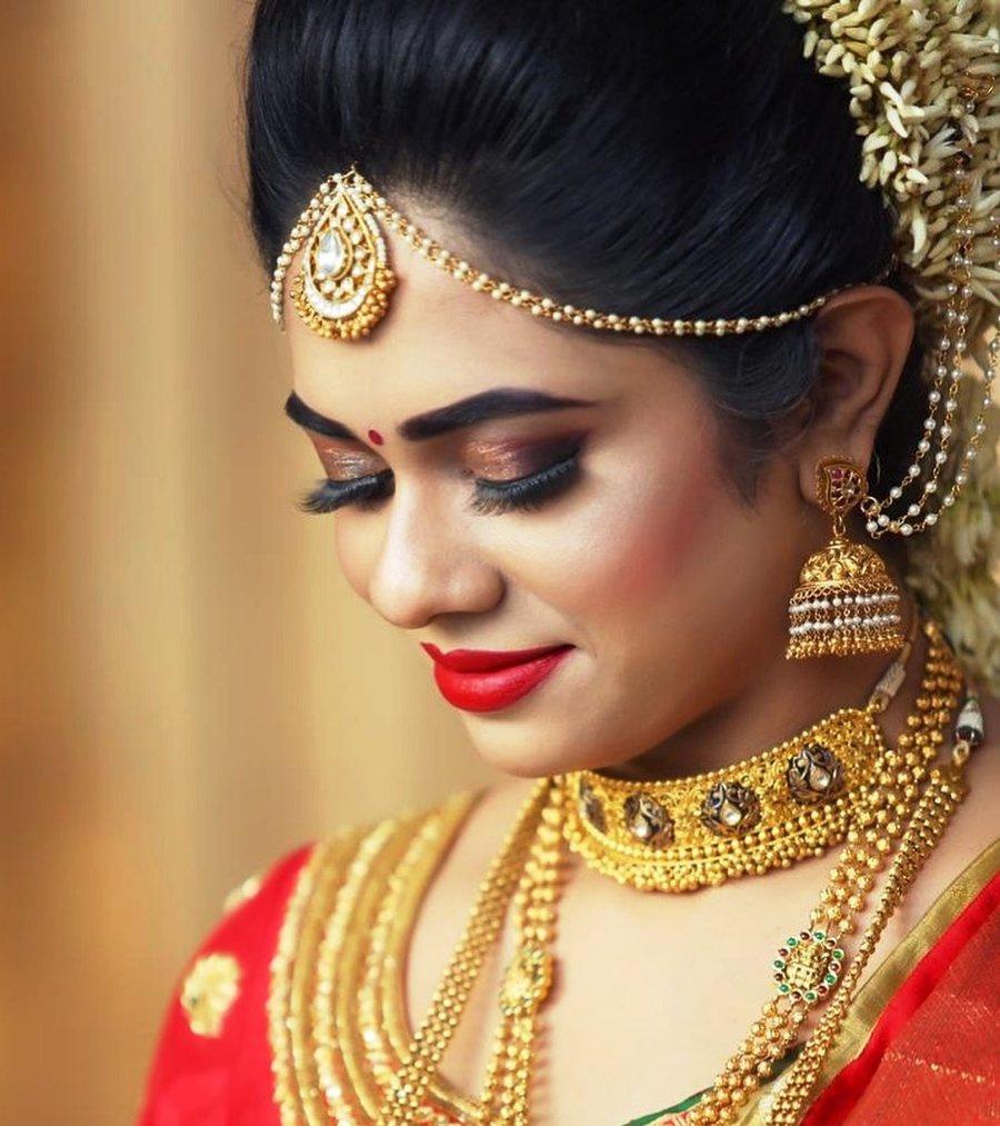 Work It! 12 Earrings With Hair Chain Looks For Awesome Bridal Pics