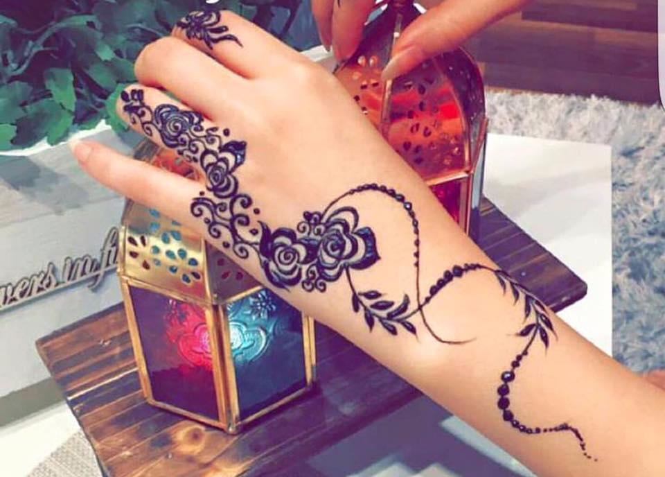 10 Trending Dubai Mehndi Designs Which Depict Your Love Story In ...