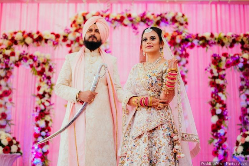 Bridal and groom's outfit in Mumbai | Clasf fashion