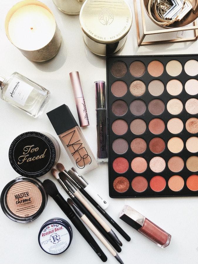 28 Must-Have Bridal Make up Kit Essentials for Brides