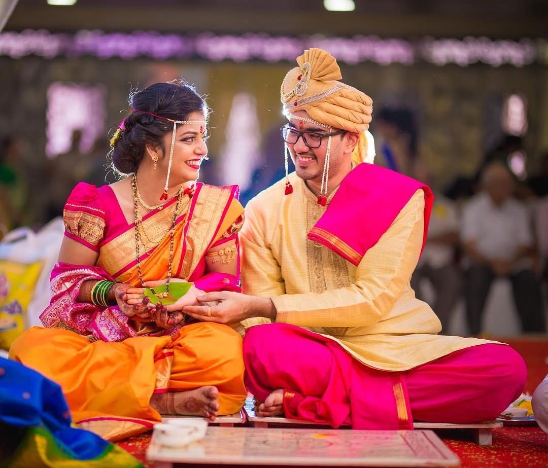 Indian Groom Placing Toe Ring To the Brides Leg Stock Image - Image of  religion, beautiful: 169974691