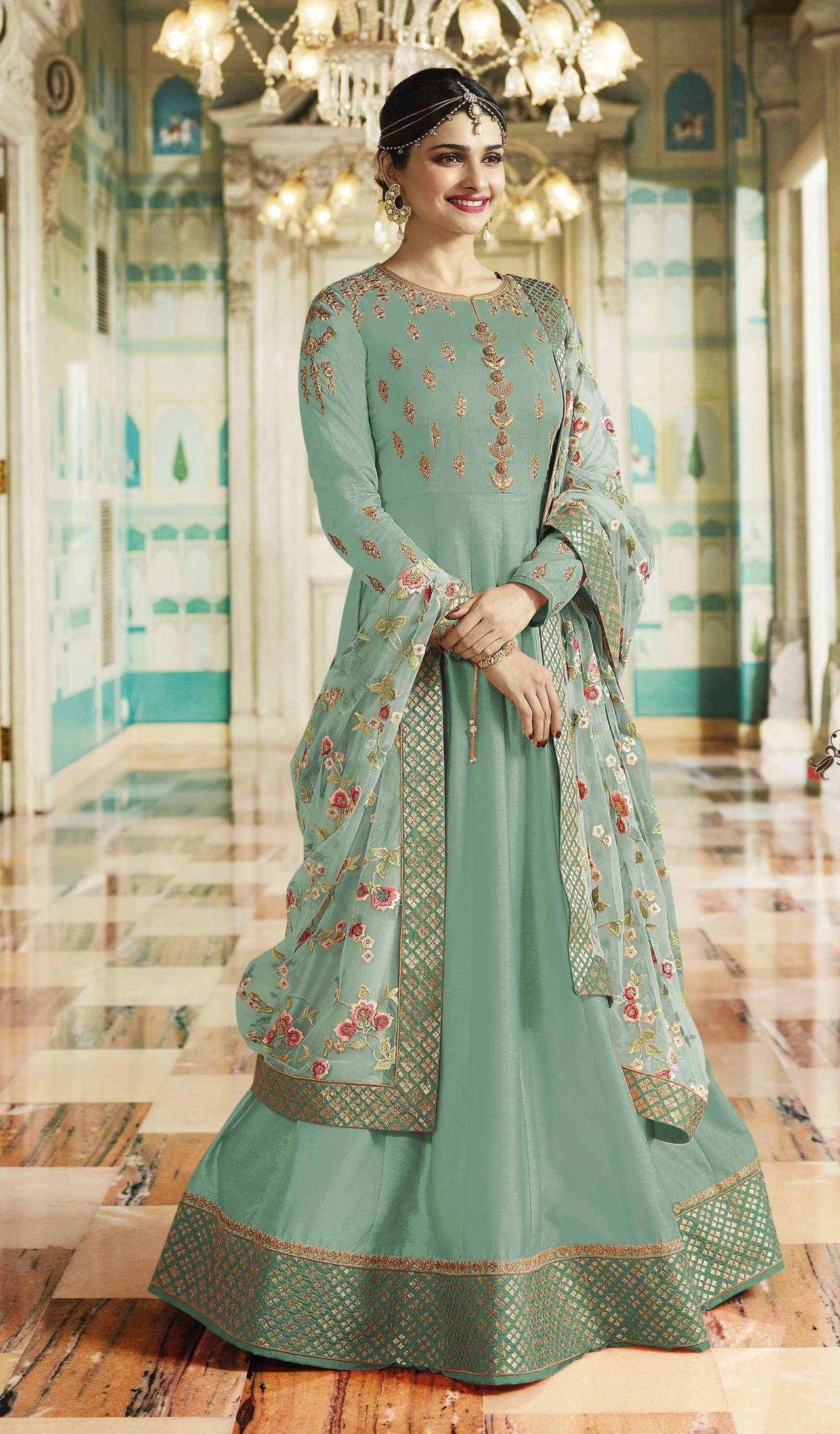 Wear a Plain Suit with Heavy Dupatta to Look Nothing Short of Perfect at the Wedding