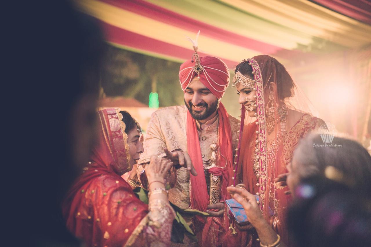 5 Cute Signs Of A New Punjabi Couple That Got Married Recently