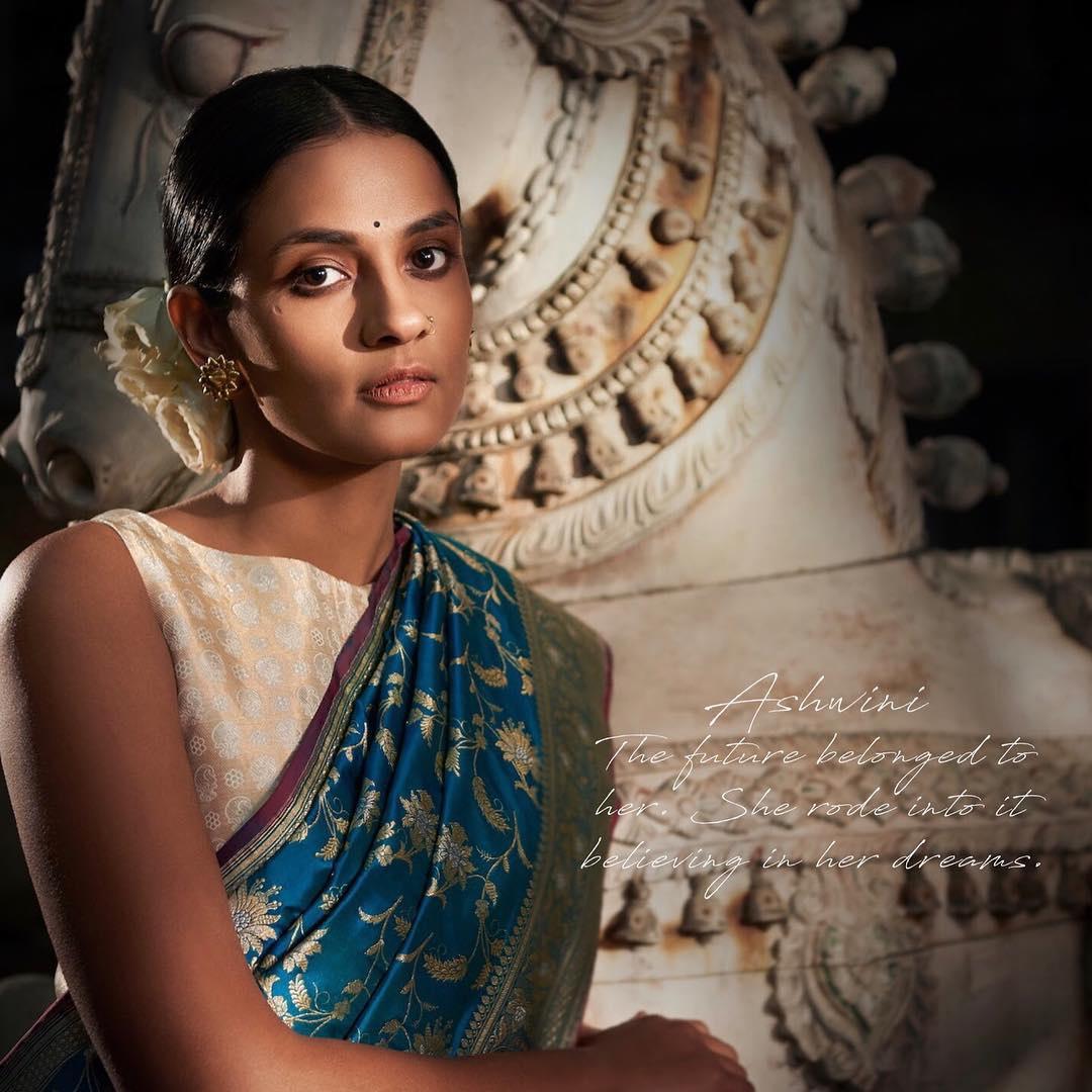 Buy Green Pure Katan Silk Handwoven Paisley Banarasi Saree For Women by  Devissha Online at Aza Fashions.