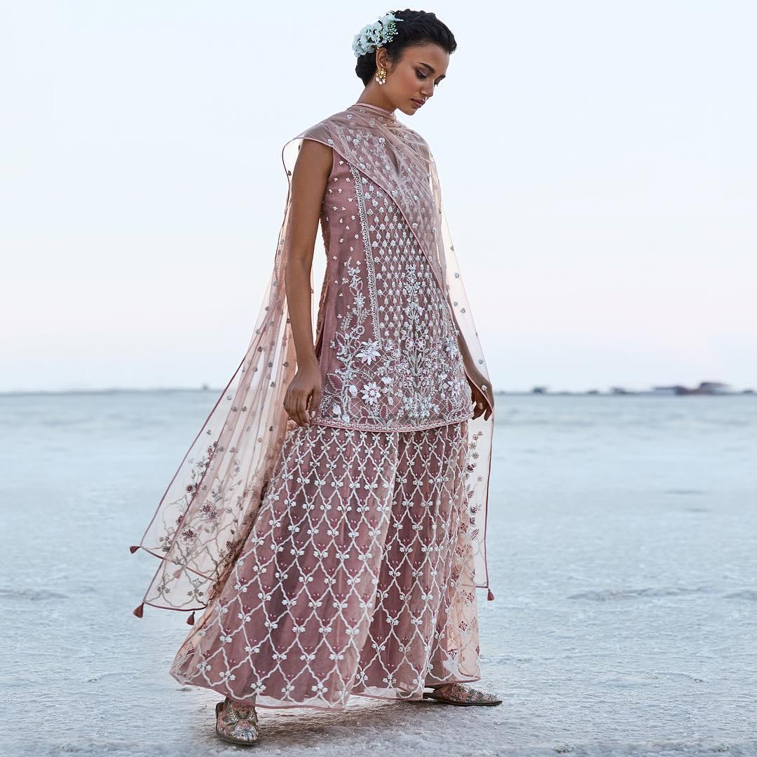 51+ Latest Indo-Western Outfits For Contemporary Girls! | WeddingBazaar