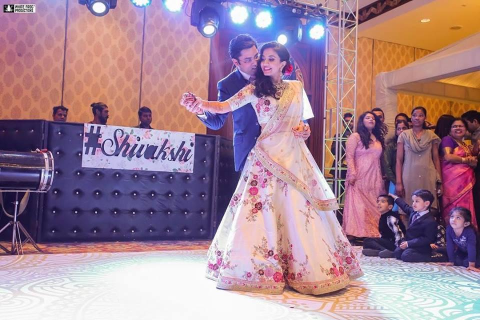 12 Stunning Blood Red Bridal Lehenga Images We Love