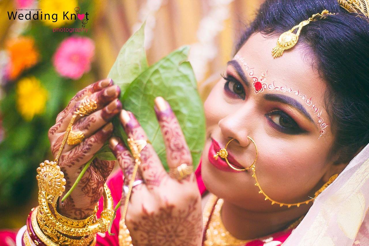 Telugu bride hi-res stock photography and images - Alamy