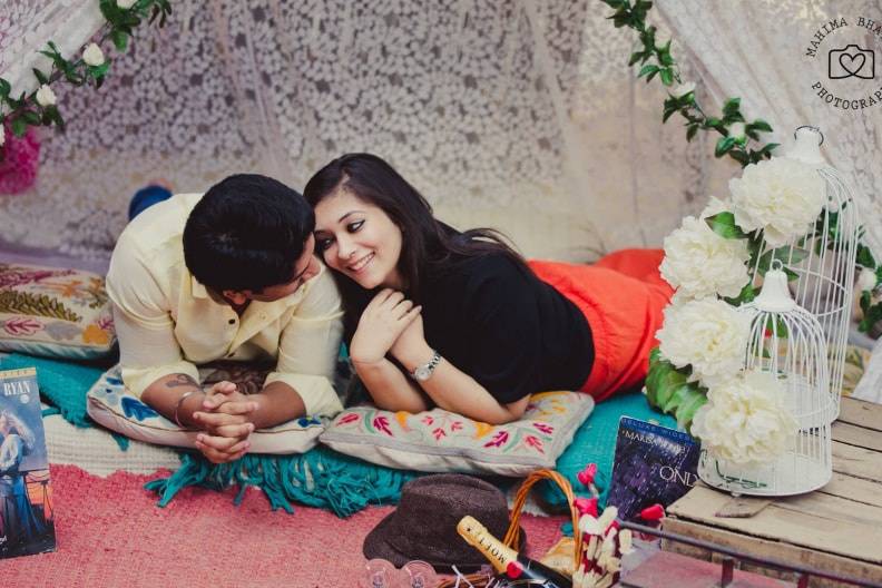 31 Pre-Wedding Props Which Will  Breathe Romance into Your Pictures