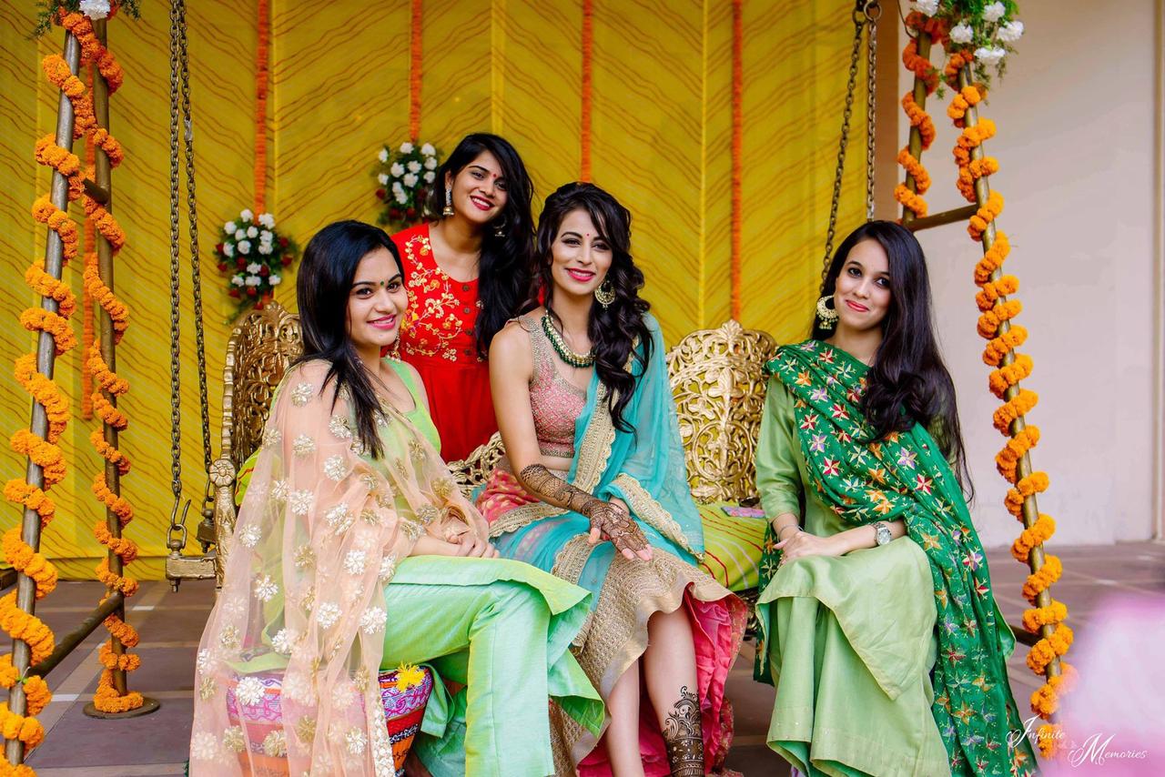 Bary chahwan nal banrya ❤️ Mehndi Night ✨ @Shazia Baloch @MOONZJEWELLE... |  TikTok