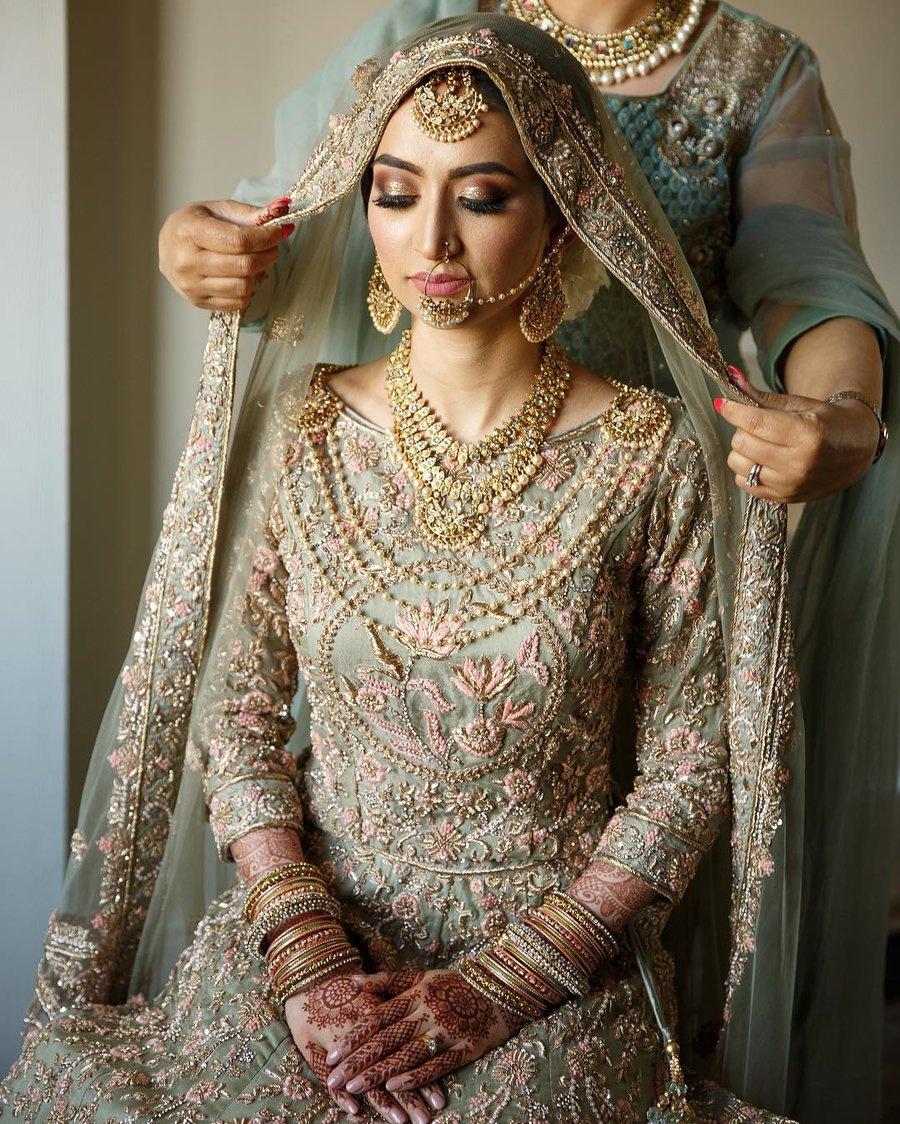Vintage Muslim Burgundy Wedding Dress Long Sleeve Ball Gown Arabic Indian  Wedding Gown High Neck Beaded Velvet Satin Robes 2020 - Wedding Dresses -  AliExpress