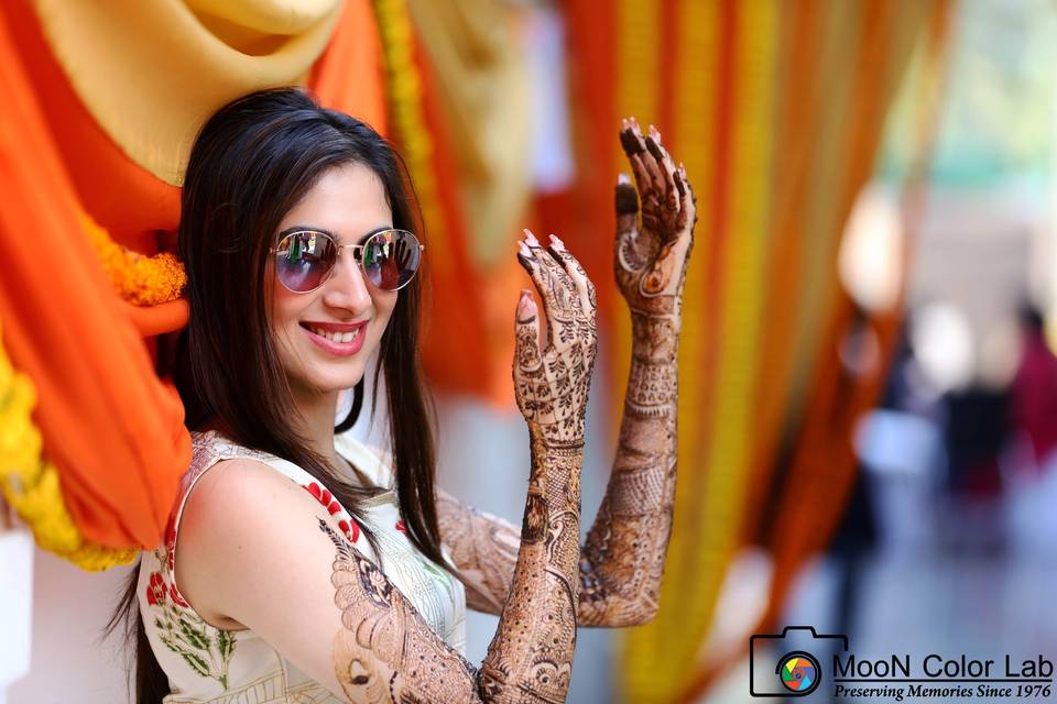 Simple Mehndi Designs Suitable for All Occasions and Guests