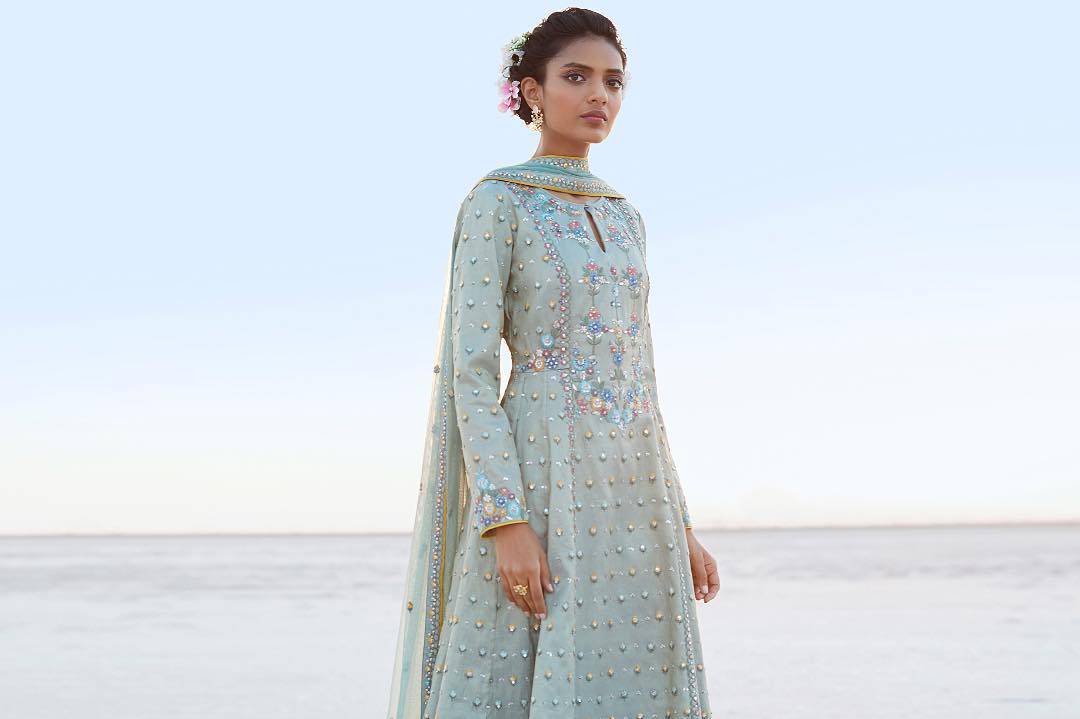 13 Stylish Karwa Chauth Dress Ideas | Karva Chauth Special Dress - Hiscraves