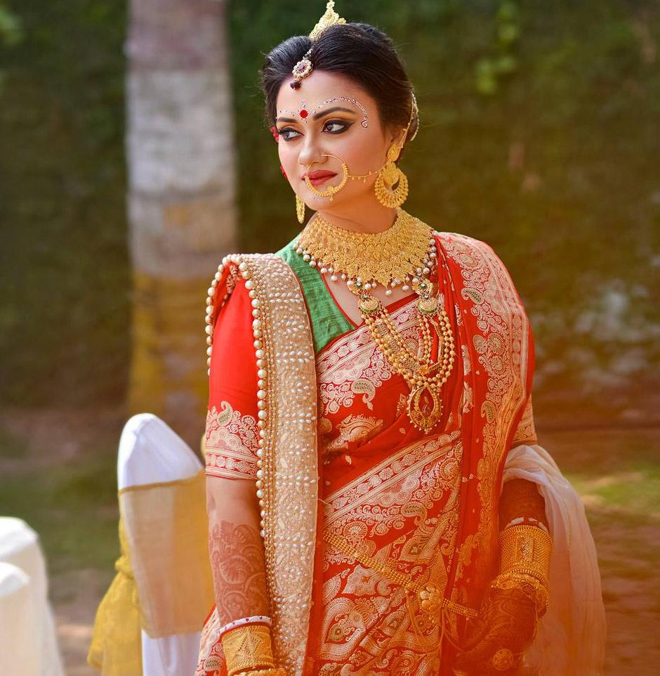 Pin by Anu on wedding photo | Indian bridal wear, Saree styles, Stylish  dress book
