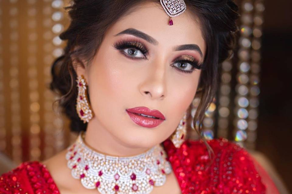 The Perfect Lehenga Makeup Guide For Your D-day Look