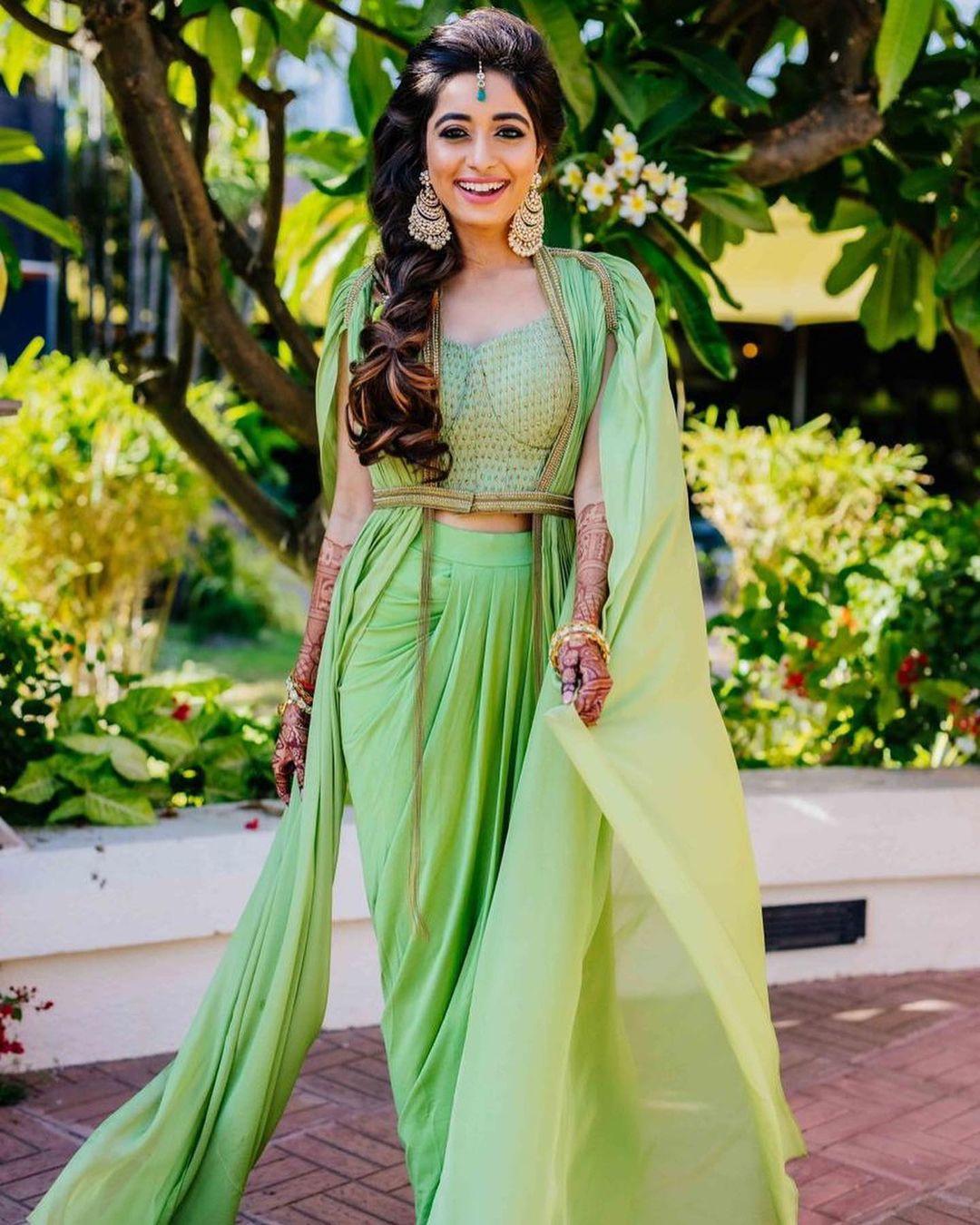 Refreshing And Trendiest Mehendi Outfits For 2021