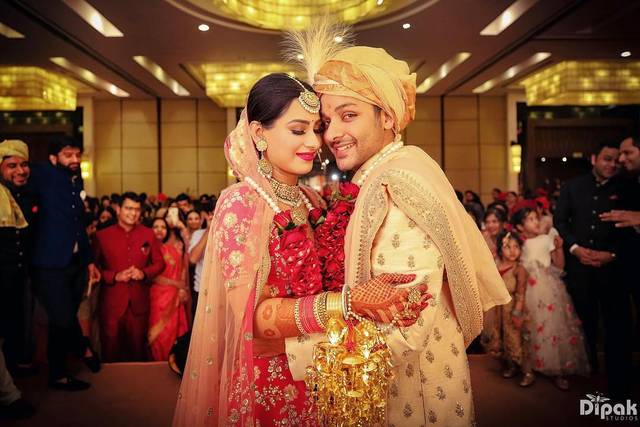 10 Beautiful Punjabi Wedding Couple Shayari from Popular Punjabi Songs