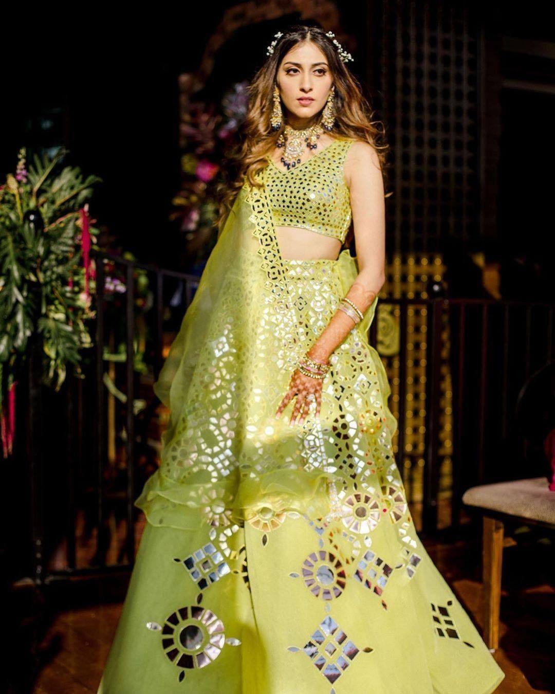 90469 mehndi function dress abu jani sandeep khosla mirror lehenga