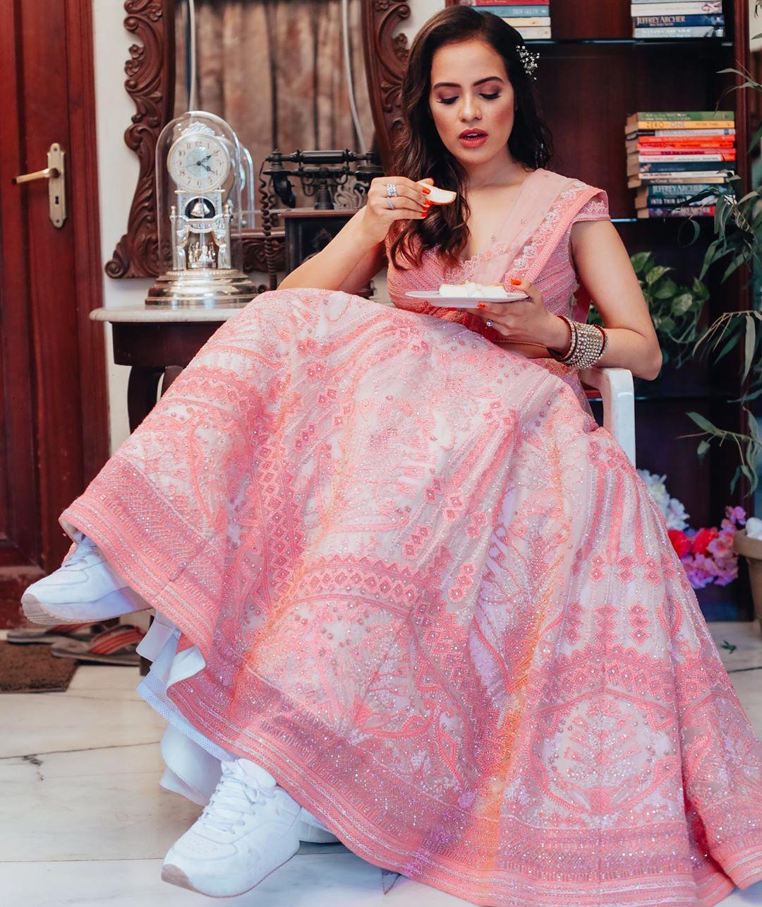 Rakul Preet's haldi look in a bohemian lehenga with sneakers is perfect for  modern brides | Times of India