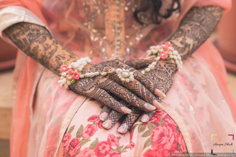 10 Simple Bridal Rajasthani Mehndi For Hands