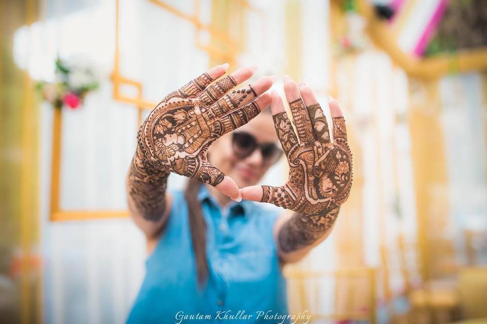 Top 50+ Mehndi Design Back Hand 2023- Back Mehndi Designs