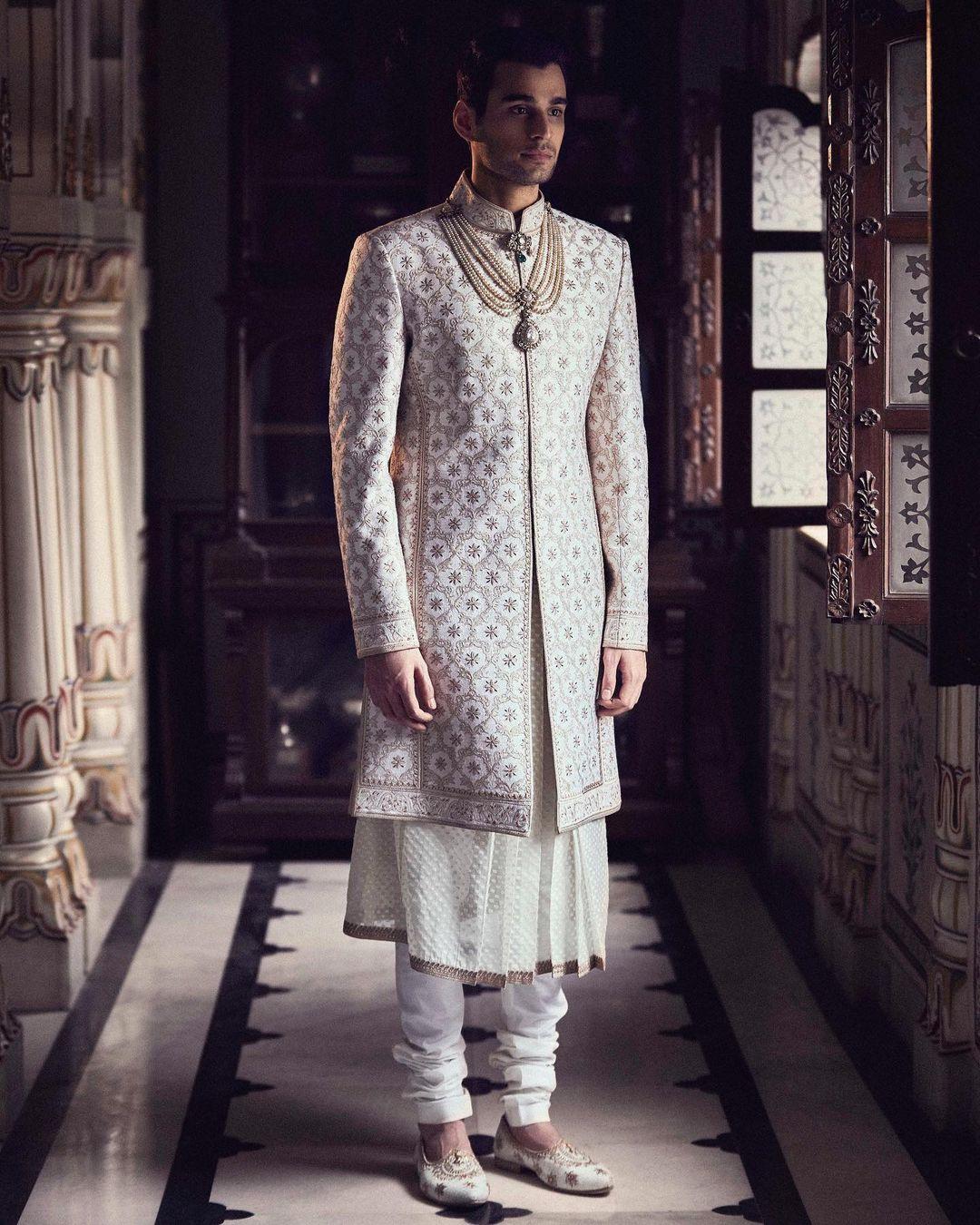 Jaw Dropping White Sherwani Styles For The Grooms