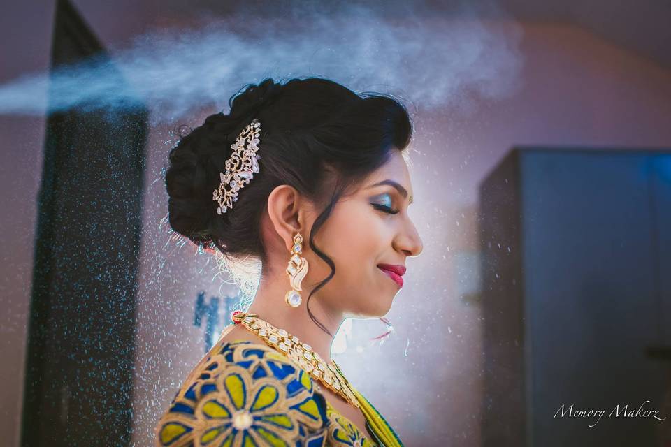 10 Ultimate Party Hairstyles With Saree That Are Suitable For Hair Of All  Length - Boldsky.com