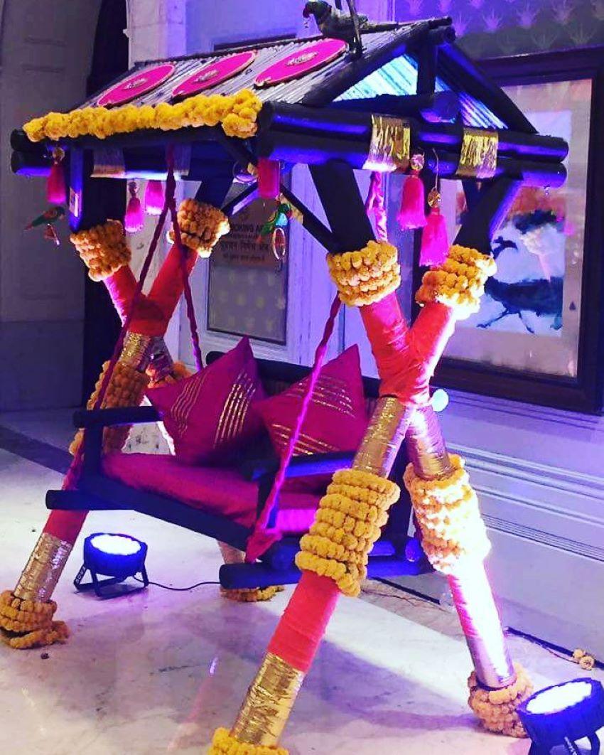 Jhula Decoration Inspirations for Your Bridal Seat During the Mehndi ...
