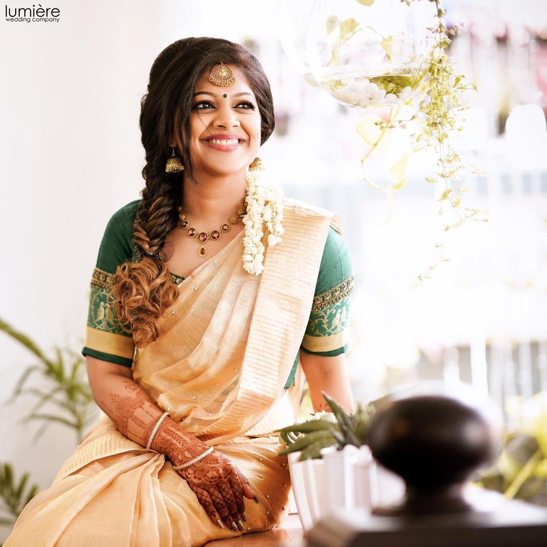 Young Girl in Traditional Kerala Saree and Jewelry Stock Image - Image of  occasion, celebration: 145759541