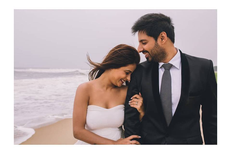 15 Unique & Essential Wedding Photography Pose Ideas for Couples