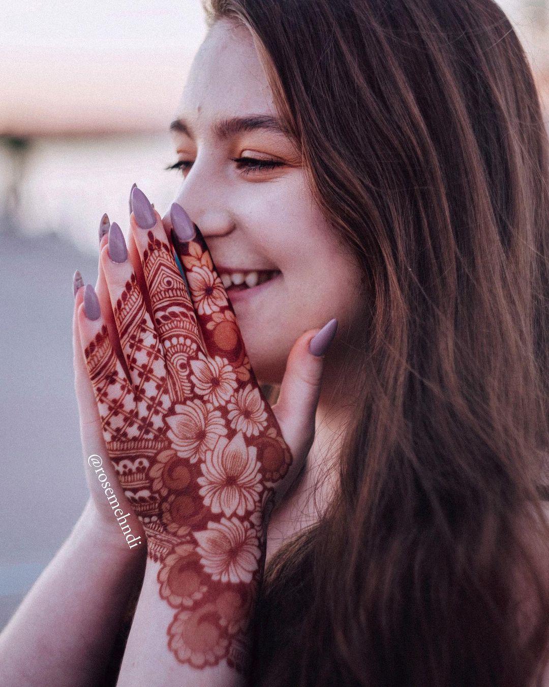 If roses are your favorite flowers, this mehndi filled with rose design  motifs is the one for you! Swipe right to check out these intrica... |  Instagram