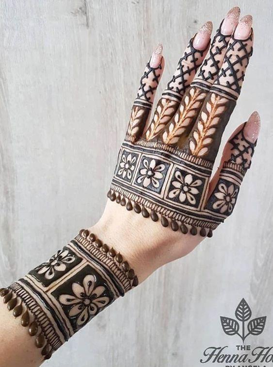 easy back hand mehndi design || bhari hui hathon wali mehandi design -  YouTube