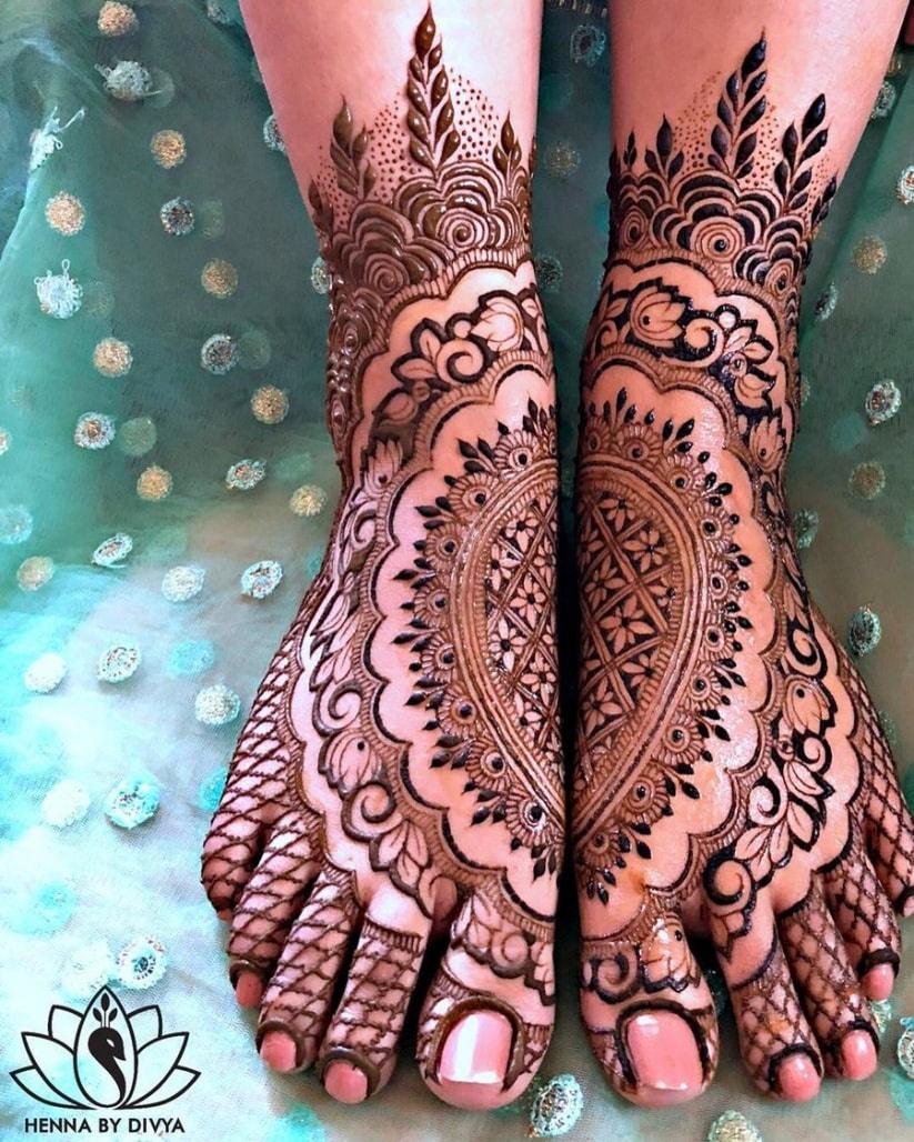 50 Bridal Mehndi designs for full hands and legs - Wedandbeyond