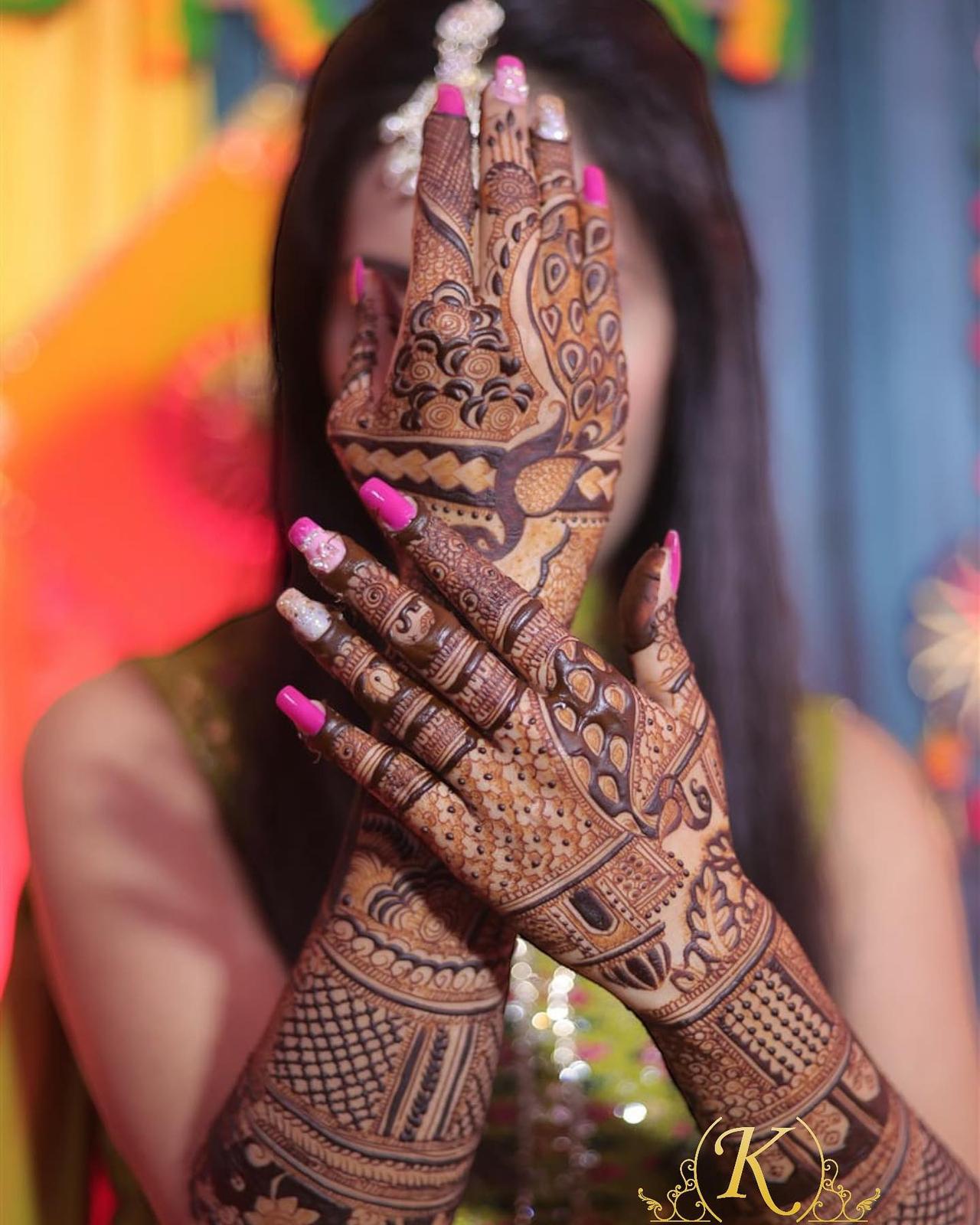 back hand mehndi