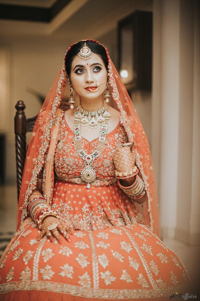 Sabyasachi Bride, Veda Avula Sheds Royalty In A Dark Maroon Lehenga With  Gold Embellished Jewellery