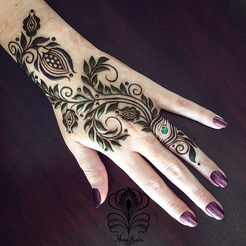 Simple Mehndi Designs Photos