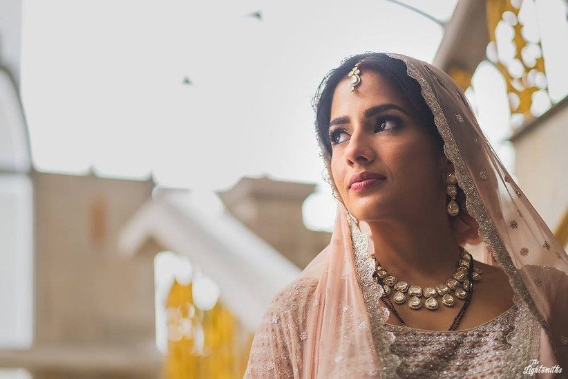 What are some jewellery pieces that works well with most of the bridal lehengas? 1