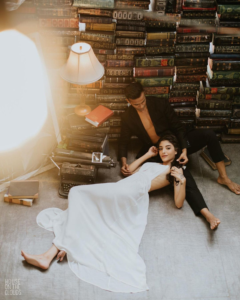 Unique Pre Wedding Shoot Poses That Are Breaking The Internet