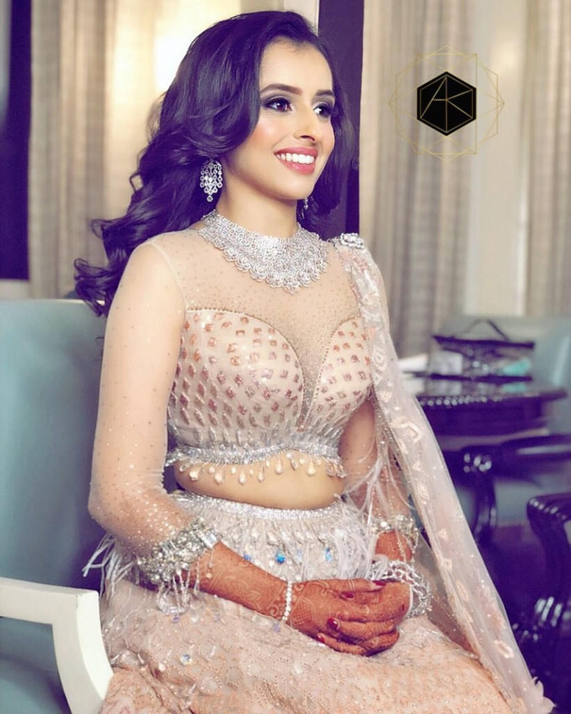 Bridal Blouse Designs: Here's a Guide to Curate a Unique Look for Your  D-day and Make the Heads in the Room Turn