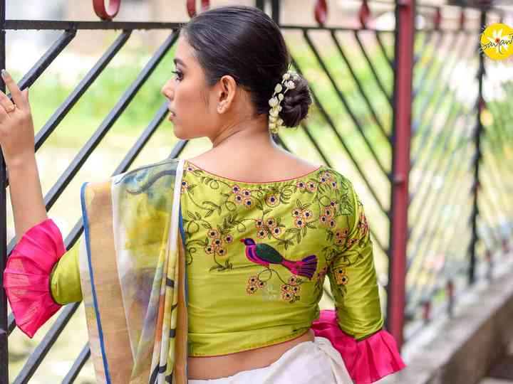 Betere Cotton Saree Blouse Designs For Weddings Of The Humid Season UE-39