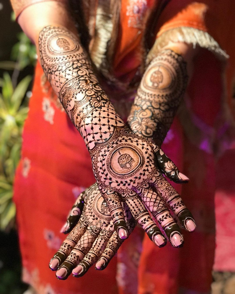 Back Hand Mehndi 