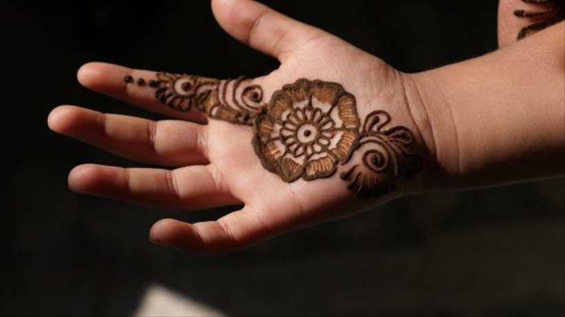 29 Easy Mehndi Designs For Kids That Melt Hearts