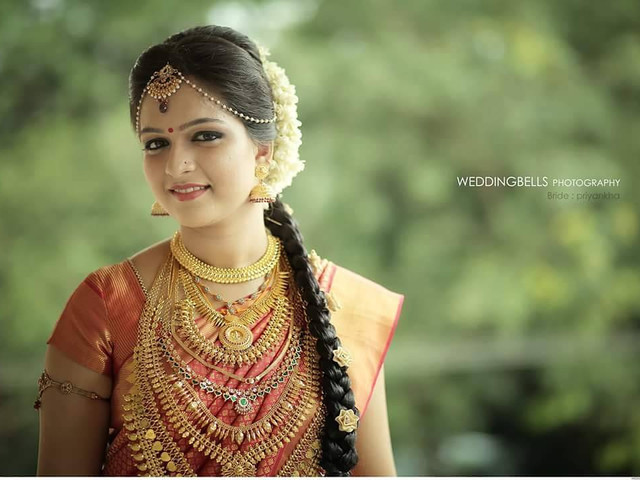 8 Stunning Gorgeous South Indian Wedding Hairstyle Ideas Every Bride Must Consider This side braid hairstyle is perfect if you are looking for a change for an event like an indian or pakistani wedding, mehndi, walima. 8 stunning gorgeous south indian