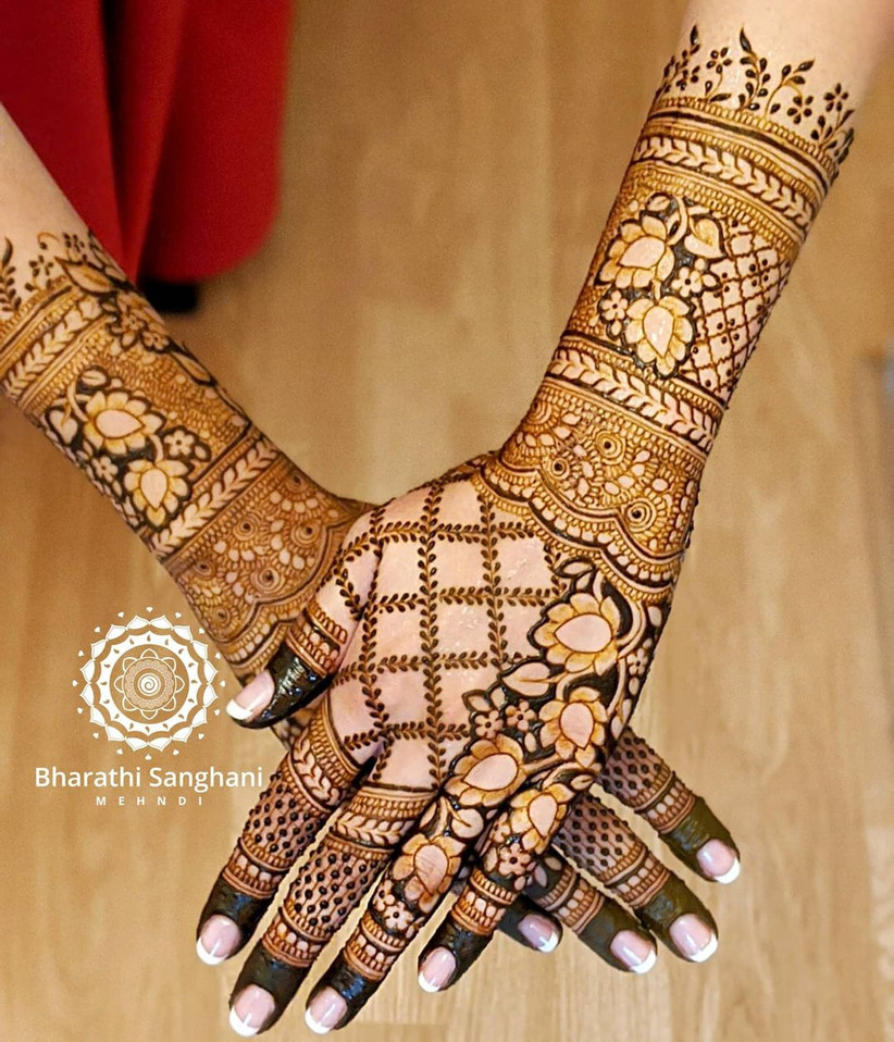 Beautiful Floral Back Hand Mehandi Design