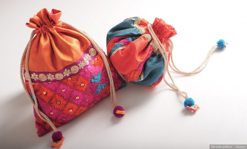 Find out the Right Indian Wedding Gifts for Couples as per ...
