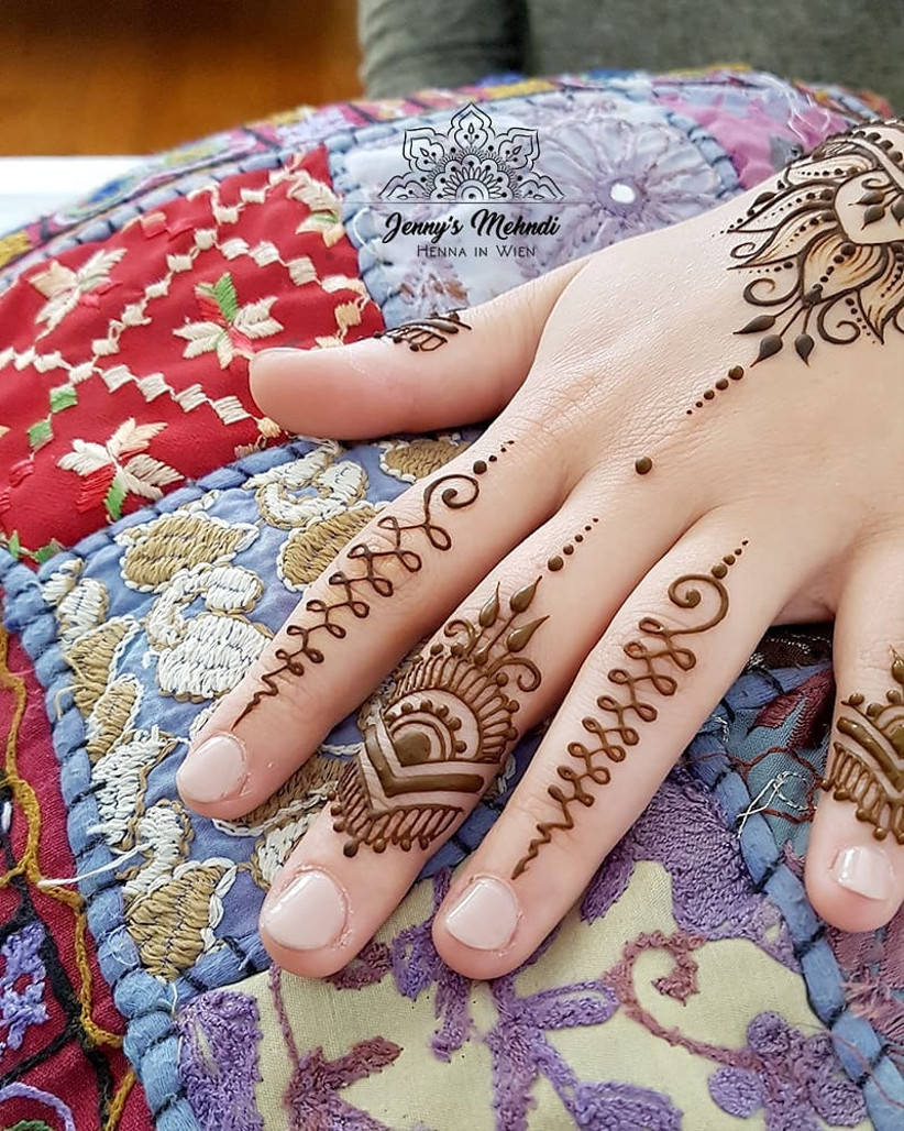 finger-design-jennys-mehndi-the-tattoo-s