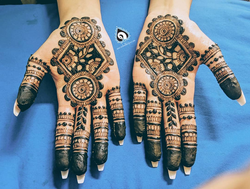 9 Effortless Mehndi Designs for Left Hand for Busy Bridesmaids