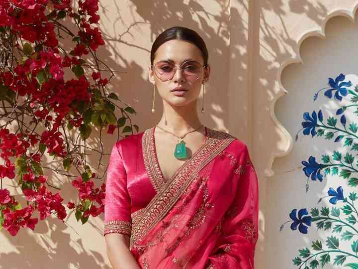 Sabyasachi S Blouse Designs For Designer Sarees Are All You Need This Season Sabyasachi inspire bridal blouse design/sabyasachi blouse stitching/wedding season special hello friends welcome to my chennel master crafter fashion beauty. blouse designs for designer sarees