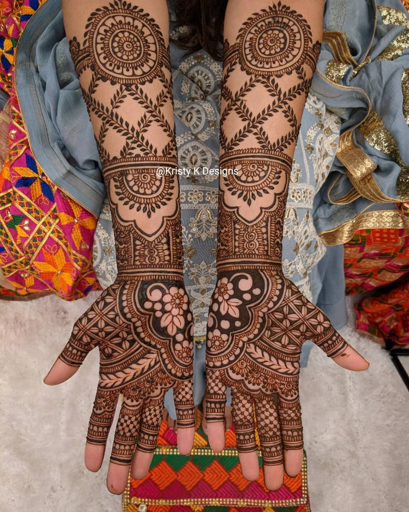 Full Hand Mehndi Designs for Bridesmaids 