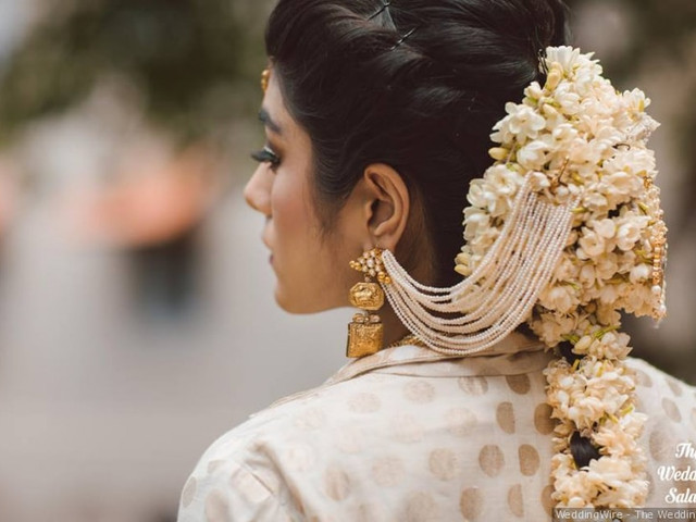 11 Gorgeous Indian Hairstyles With A Gajra Set For Everyone