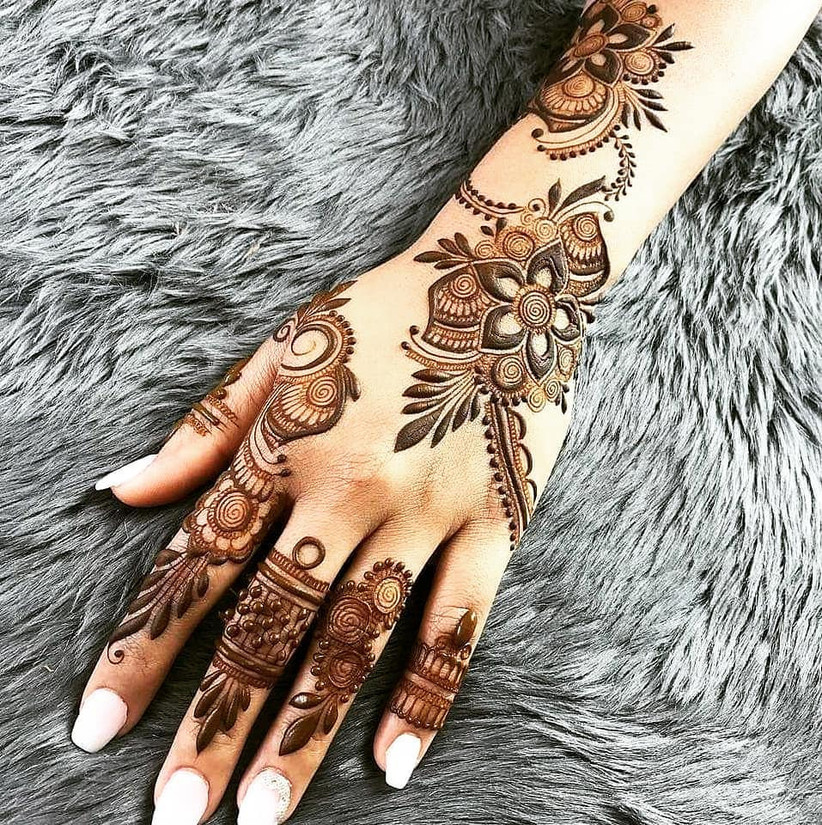 Lovely Mehndi Designs Arabic Simple And Easy For Your Palms